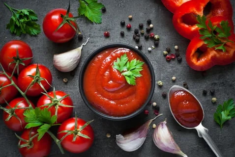 تصویر 3 از رب گوجه فرنگی تند با ترکیب طعم گوجه و ادویه برای ایجاد مزه ای پرحرارت و متفاوت